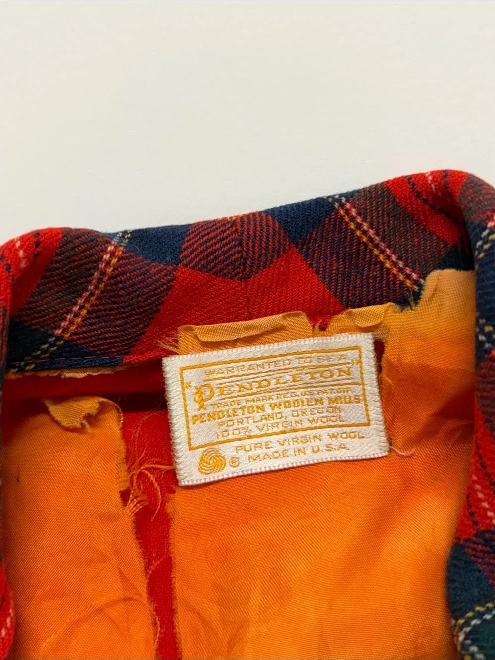 Vintage PENDLETON 100% Pure Virgin Wool Bathrobe Red USA Made Size Medium